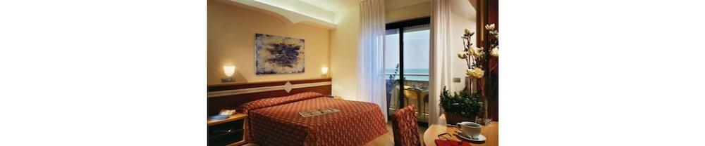 Hotel Europa Beach Village Giulianova Exterior foto