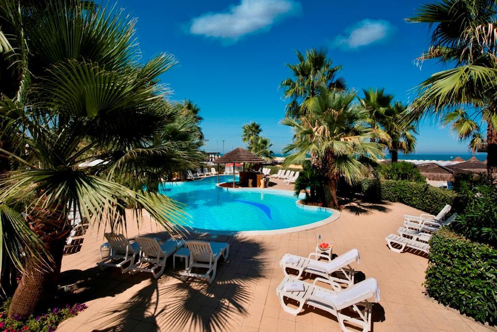 Hotel Europa Beach Village Giulianova Exterior foto