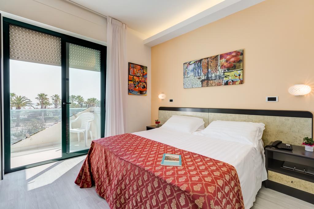 Hotel Europa Beach Village Giulianova Habitación foto